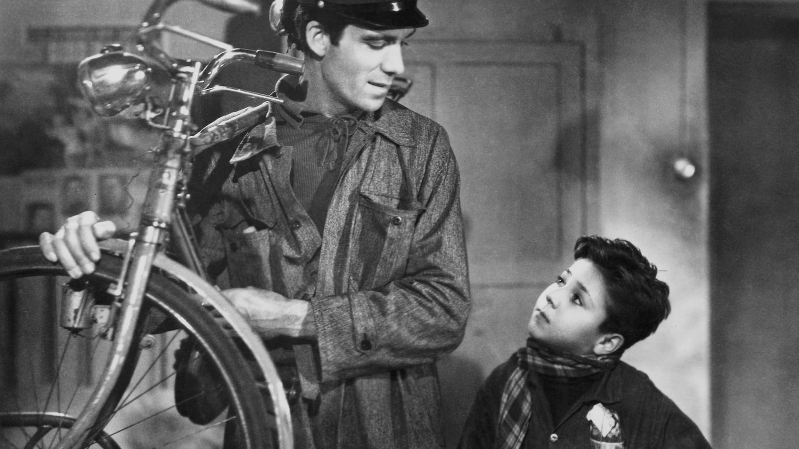 Xem Phim Kẻ Cắp Xe Đạp - Ladri di biciclette/Bicycle Thieves 1948